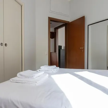 Italianway Easy - Abruzzi 19 アパート ミラノ